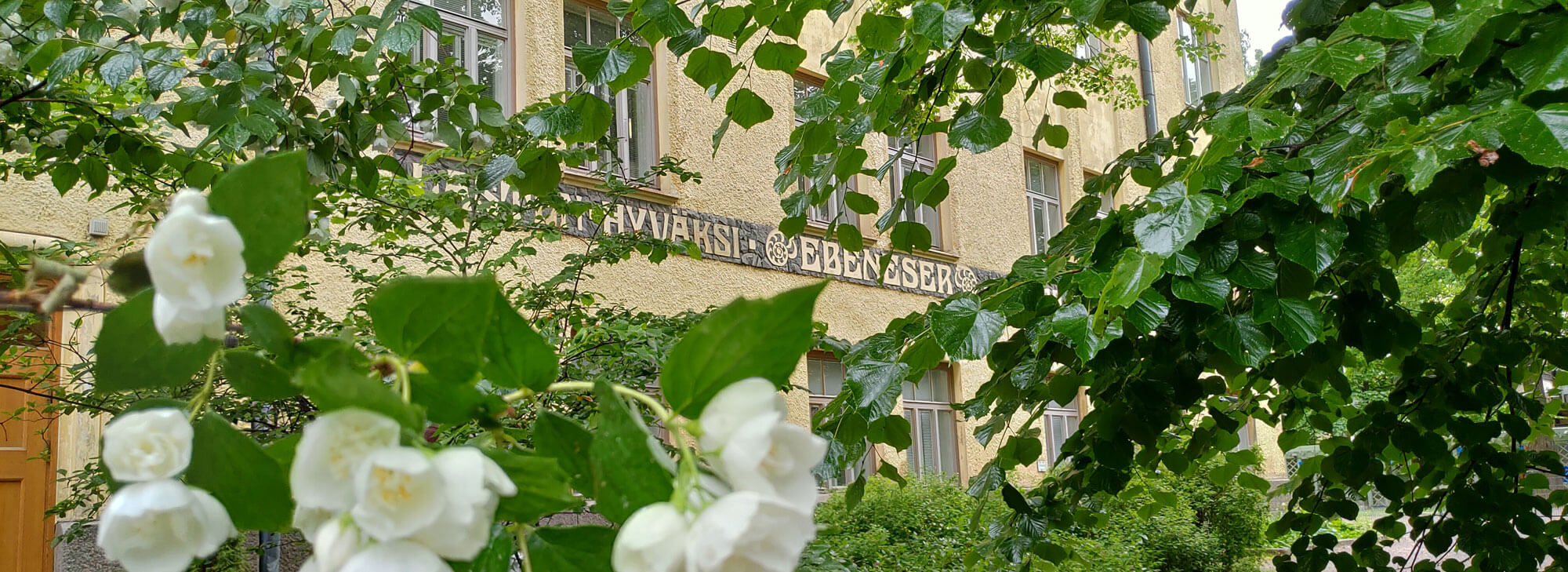 Kesäinen Ebeneser-talo